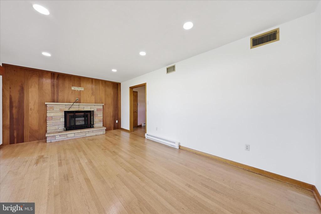 216 JACKSON AVENUE
