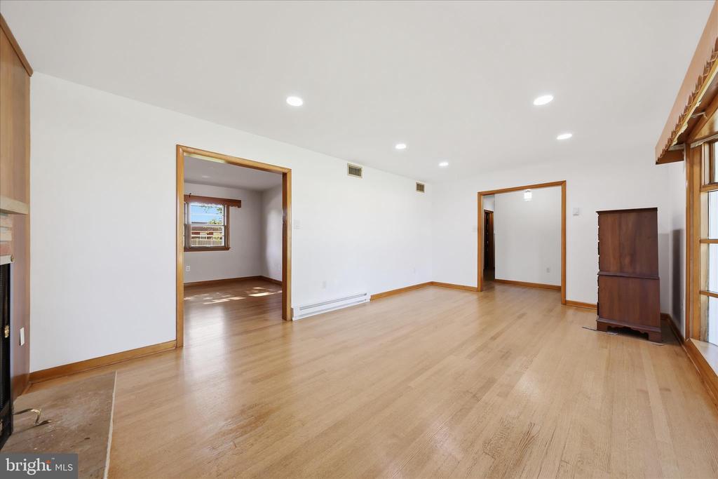 216 JACKSON AVENUE