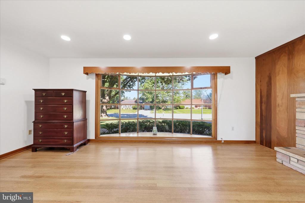 216 JACKSON AVENUE