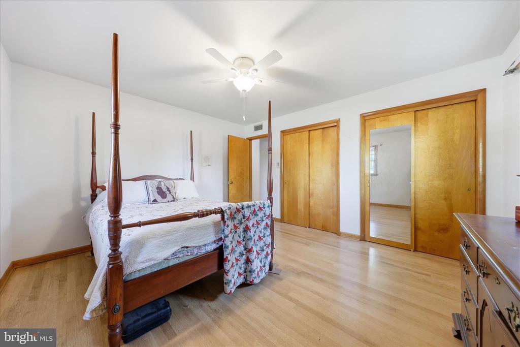 216 JACKSON AVENUE
