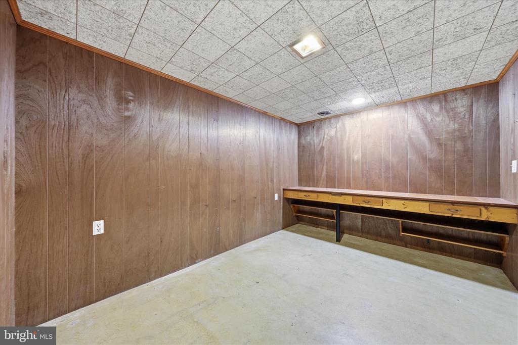 216 JACKSON AVENUE