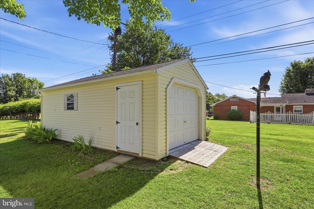216 JACKSON AVENUE