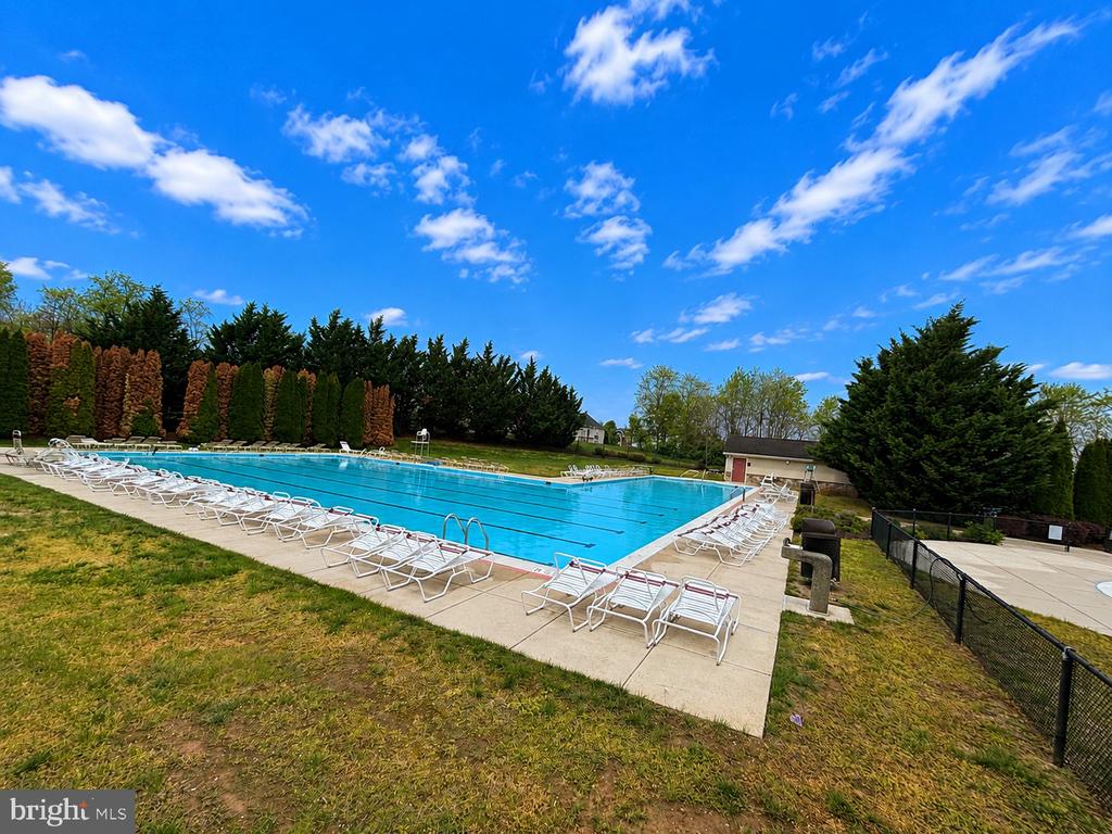 12113 FALLEN TIMBERS CIRCLE