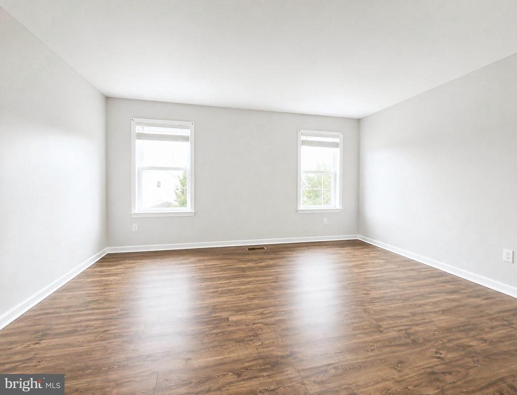 12113 FALLEN TIMBERS CIRCLE