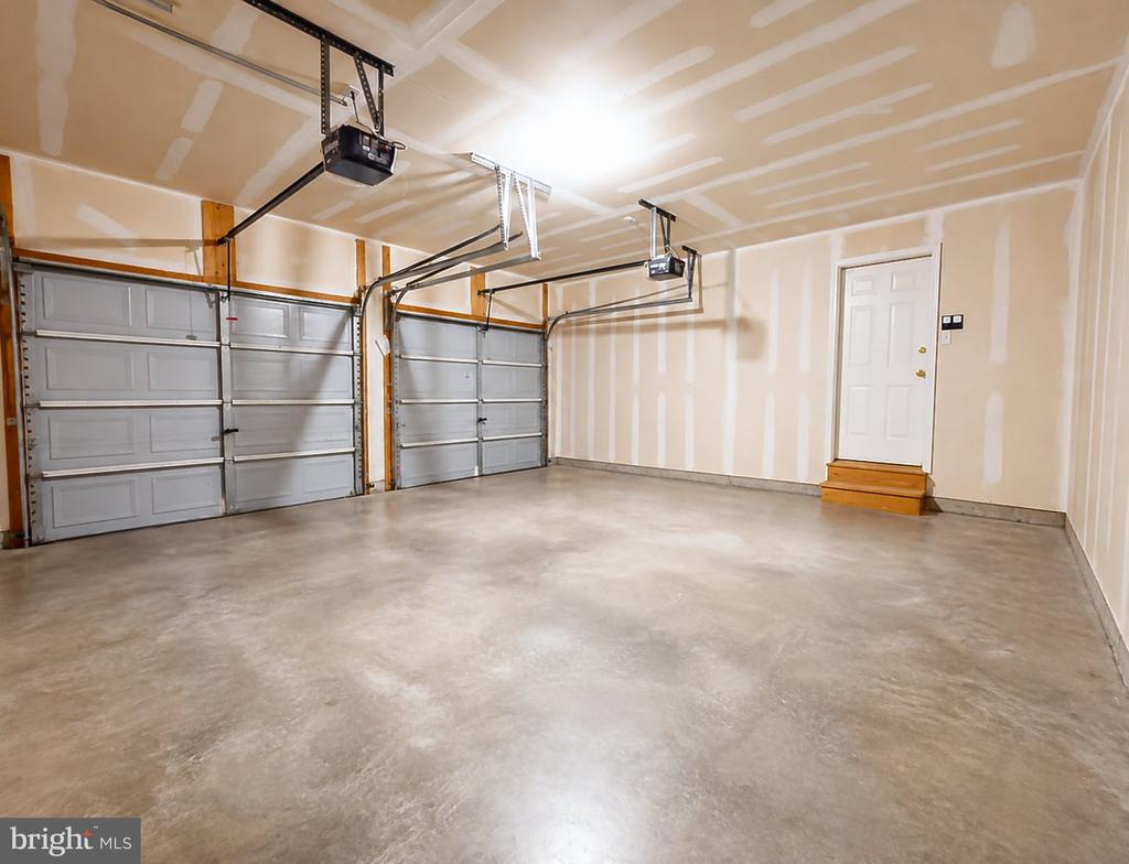 12113 FALLEN TIMBERS CIRCLE