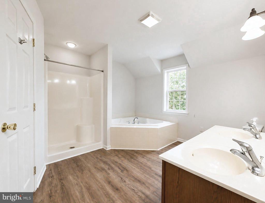 12113 FALLEN TIMBERS CIRCLE