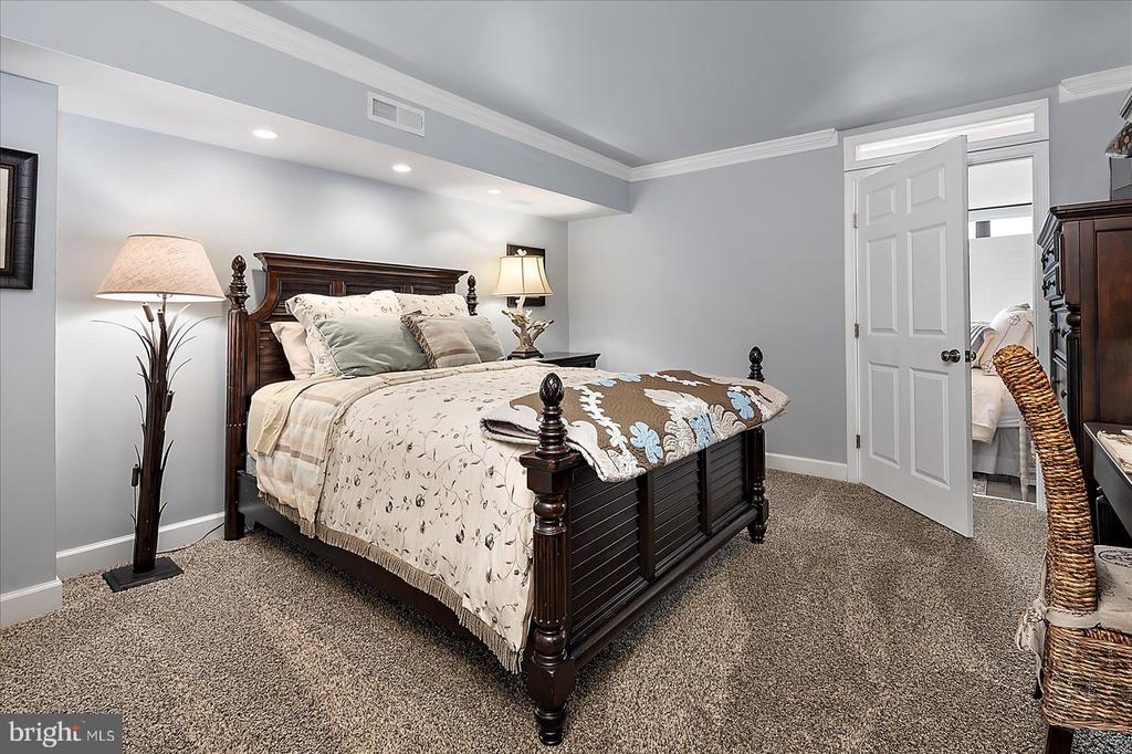 11400 COASTAL HIGHWAY Unit: 7J