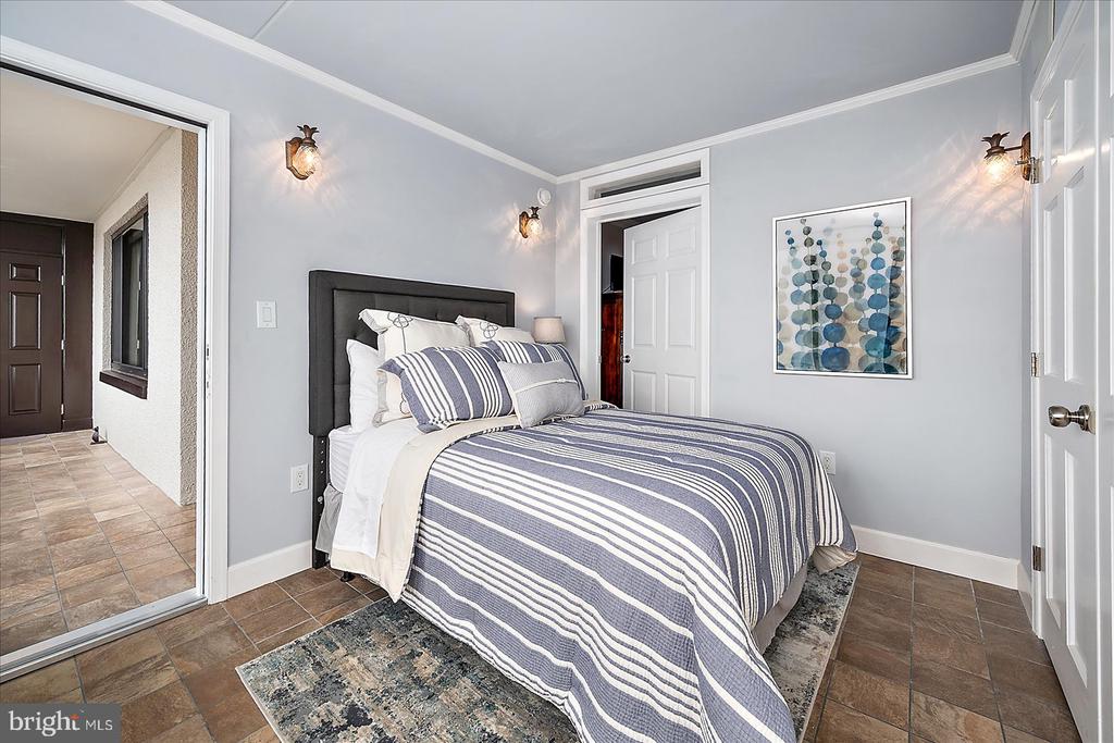 11400 COASTAL HIGHWAY Unit: 7J