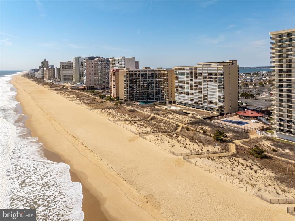 11400 COASTAL HIGHWAY Unit: 7J