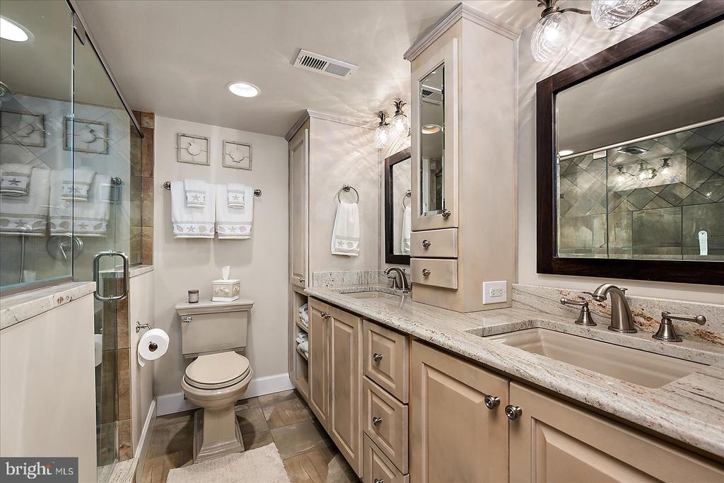 11400 COASTAL HIGHWAY Unit: 7J