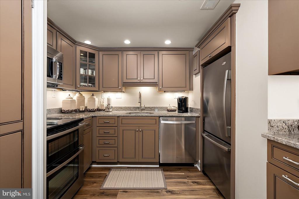 11400 COASTAL HIGHWAY Unit: 7J