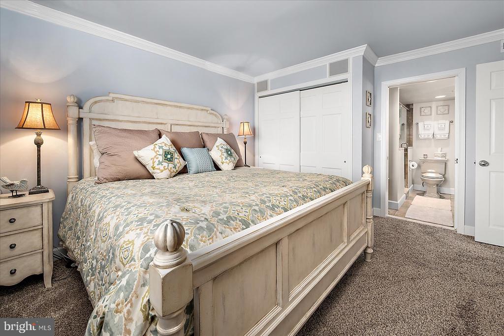 11400 COASTAL HIGHWAY Unit: 7J