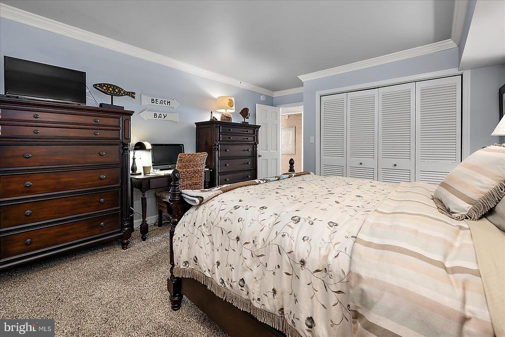 11400 COASTAL HIGHWAY Unit: 7J