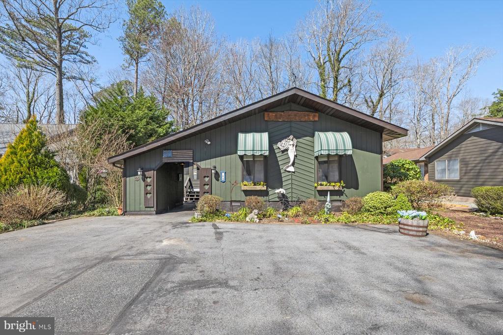 13 SLOOP LANE