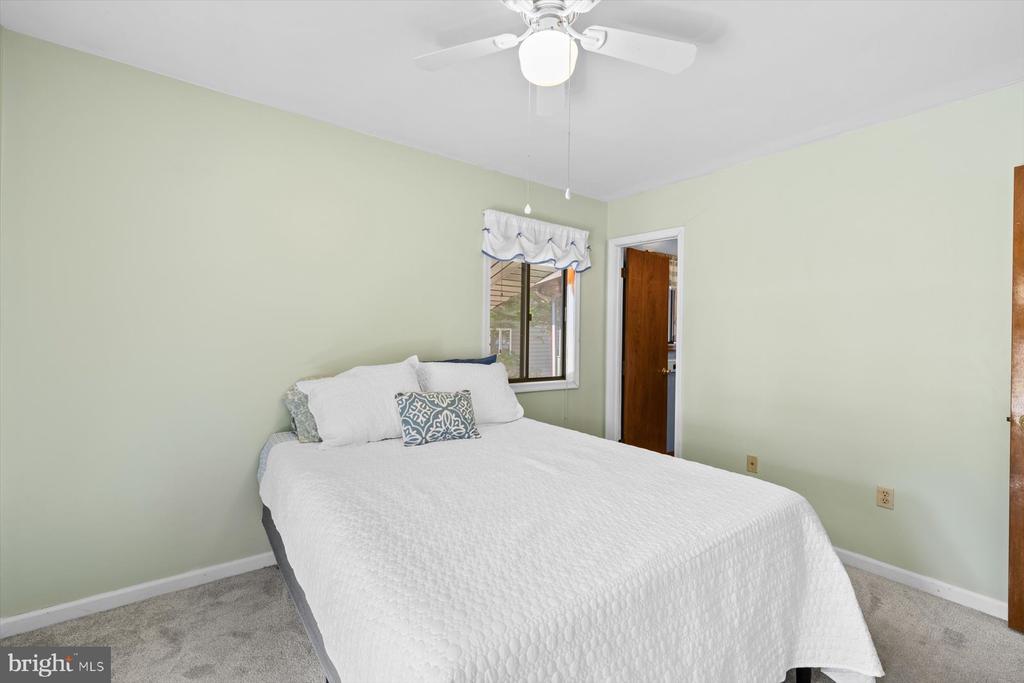 13 SLOOP LANE