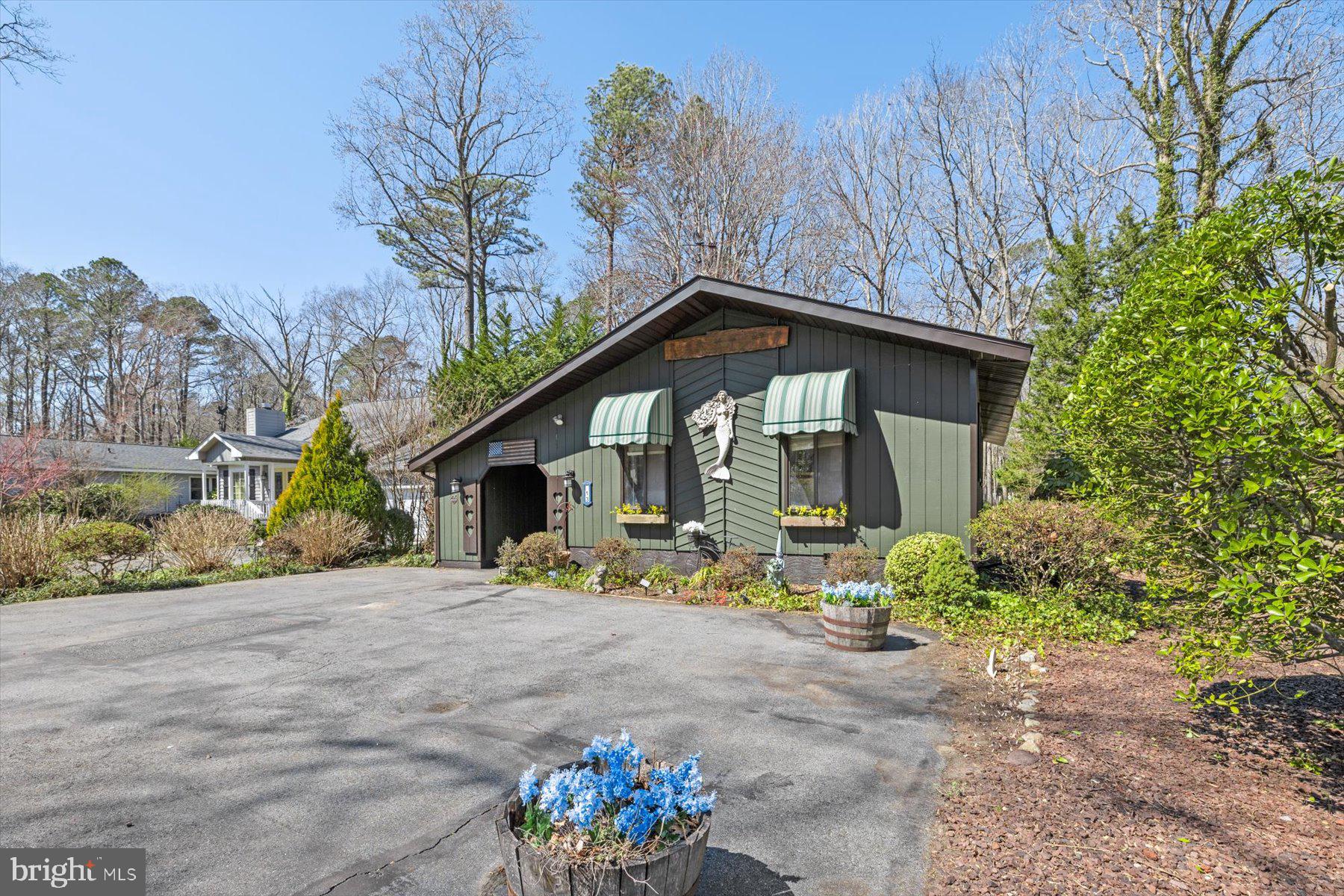 13 SLOOP LANE