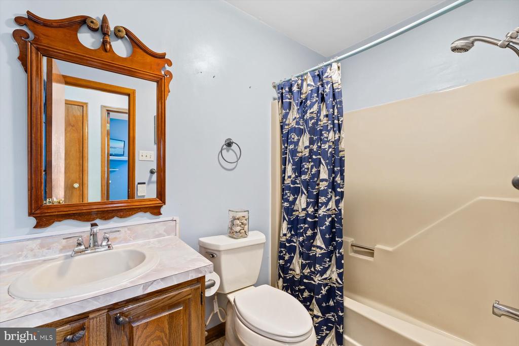13 SLOOP LANE