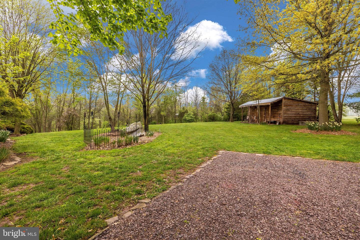 425 Dicks Dam ROAD