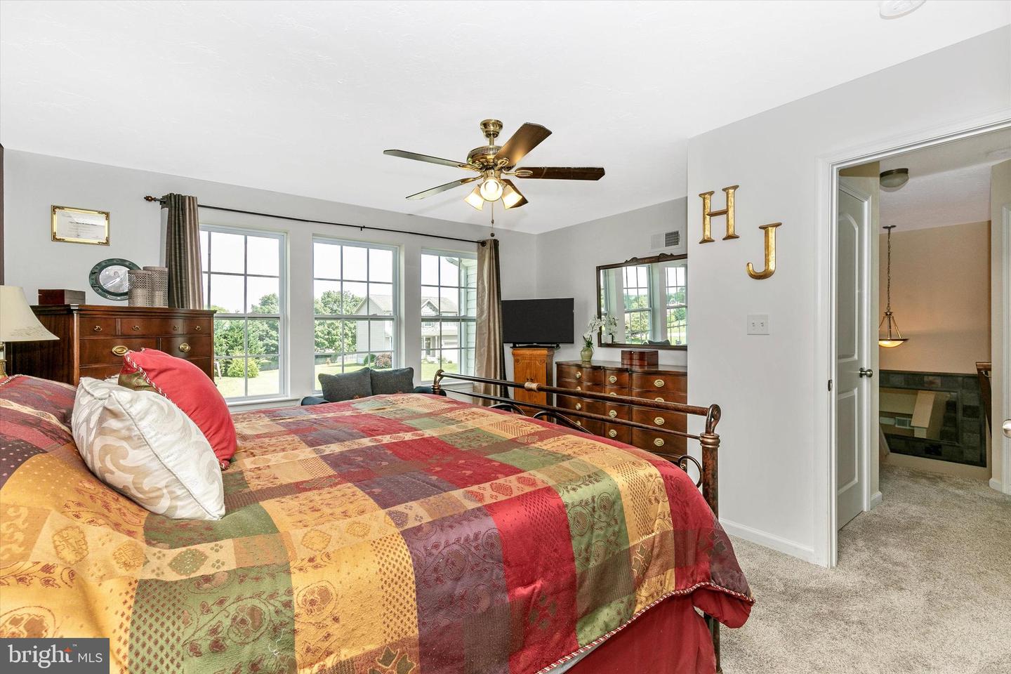 285 W Crest View LANE