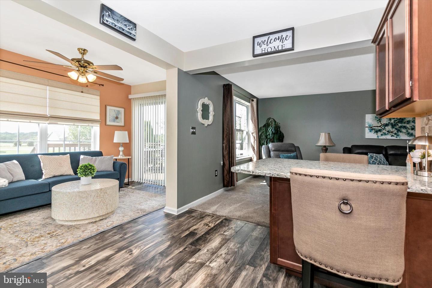 285 W Crest View LANE