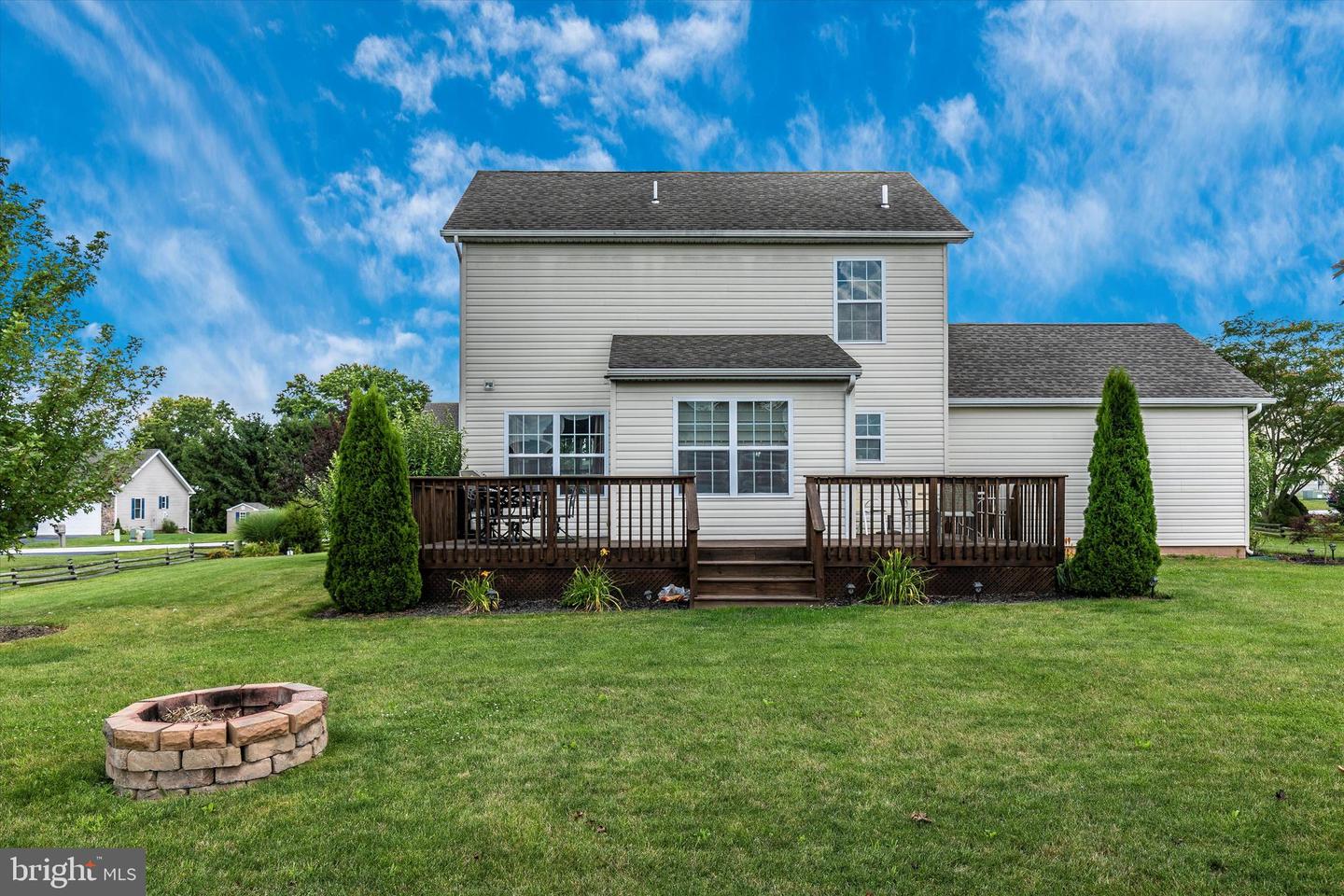 285 W Crest View LANE