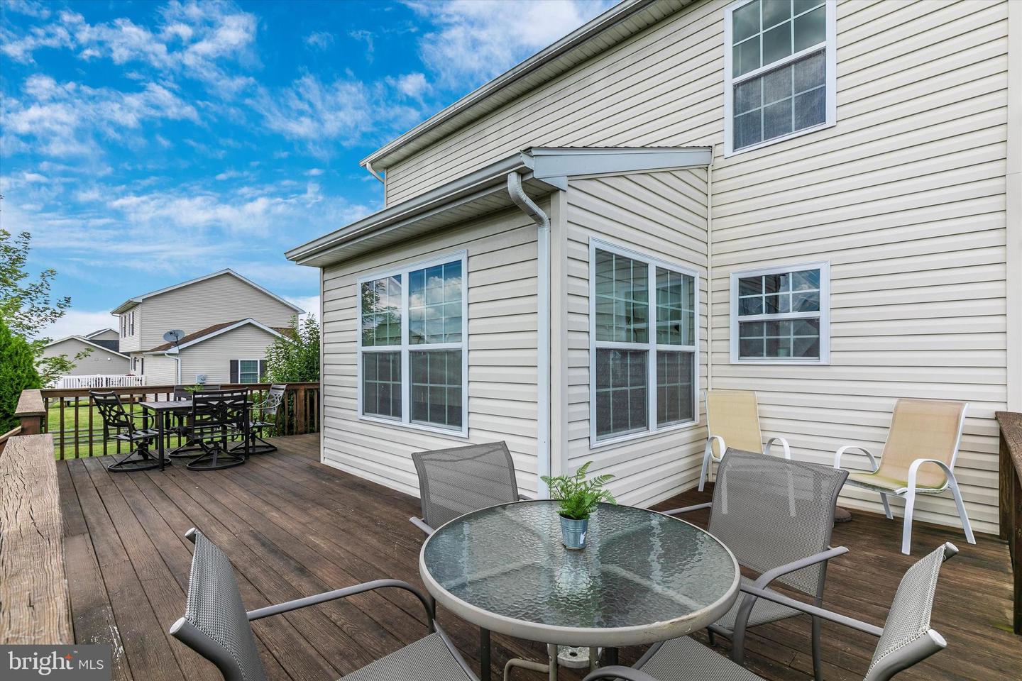 285 W Crest View LANE