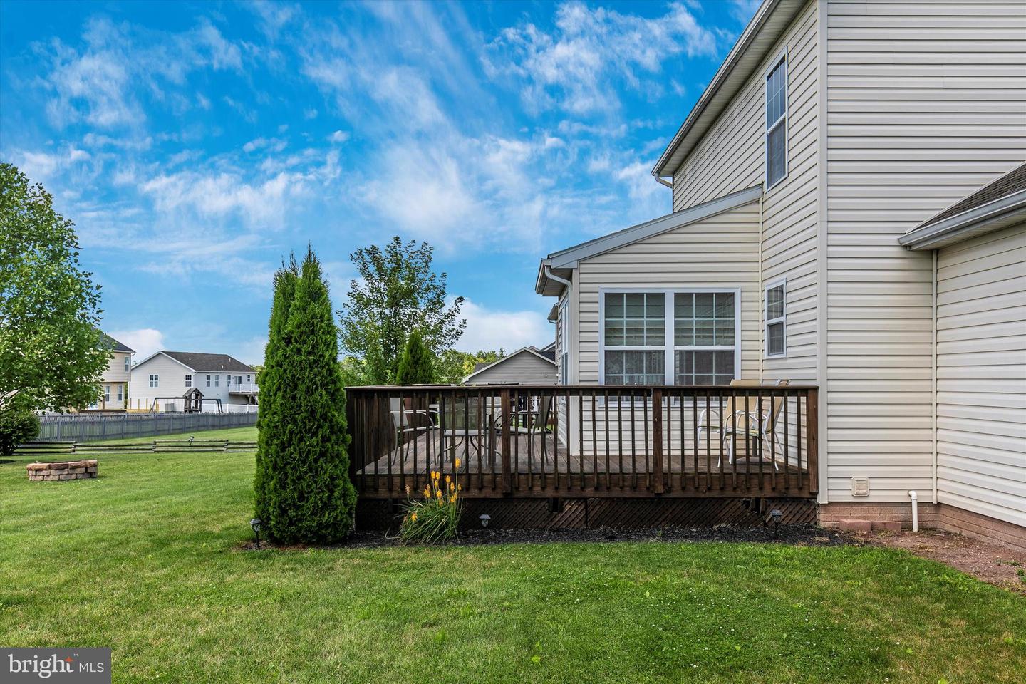 285 W Crest View LANE