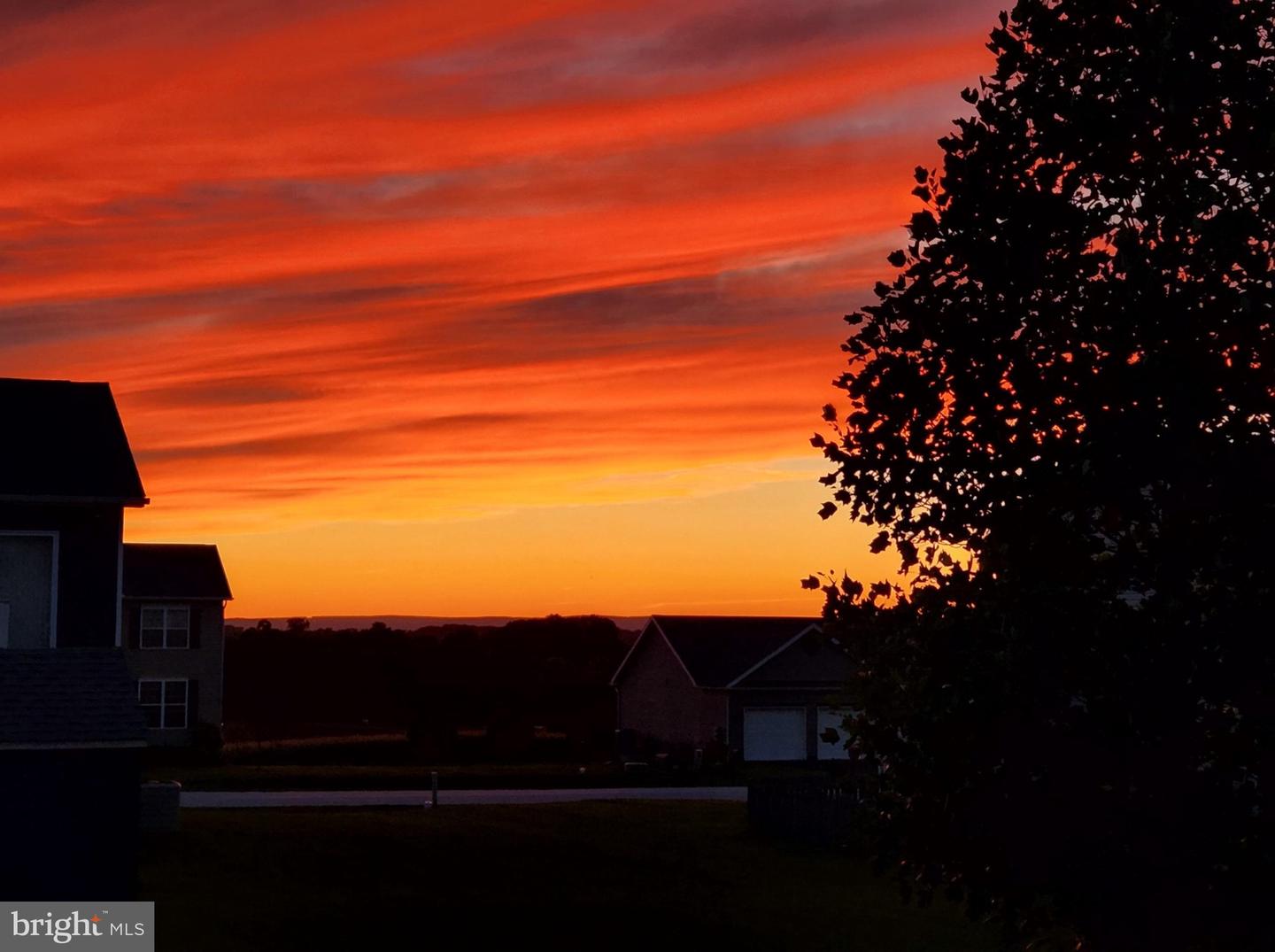 285 W Crest View LANE