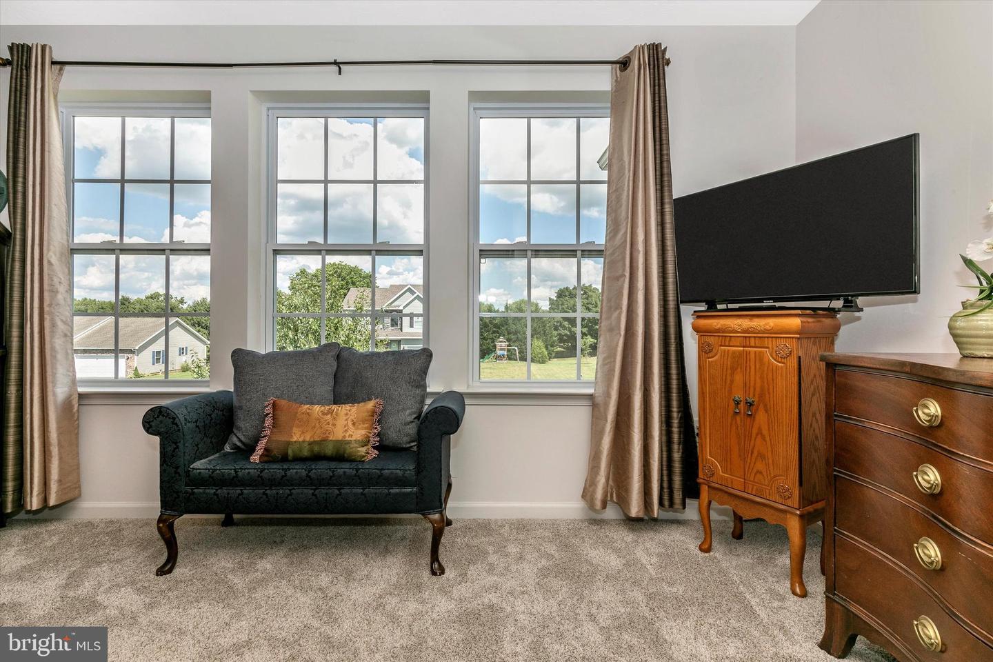 285 W Crest View LANE