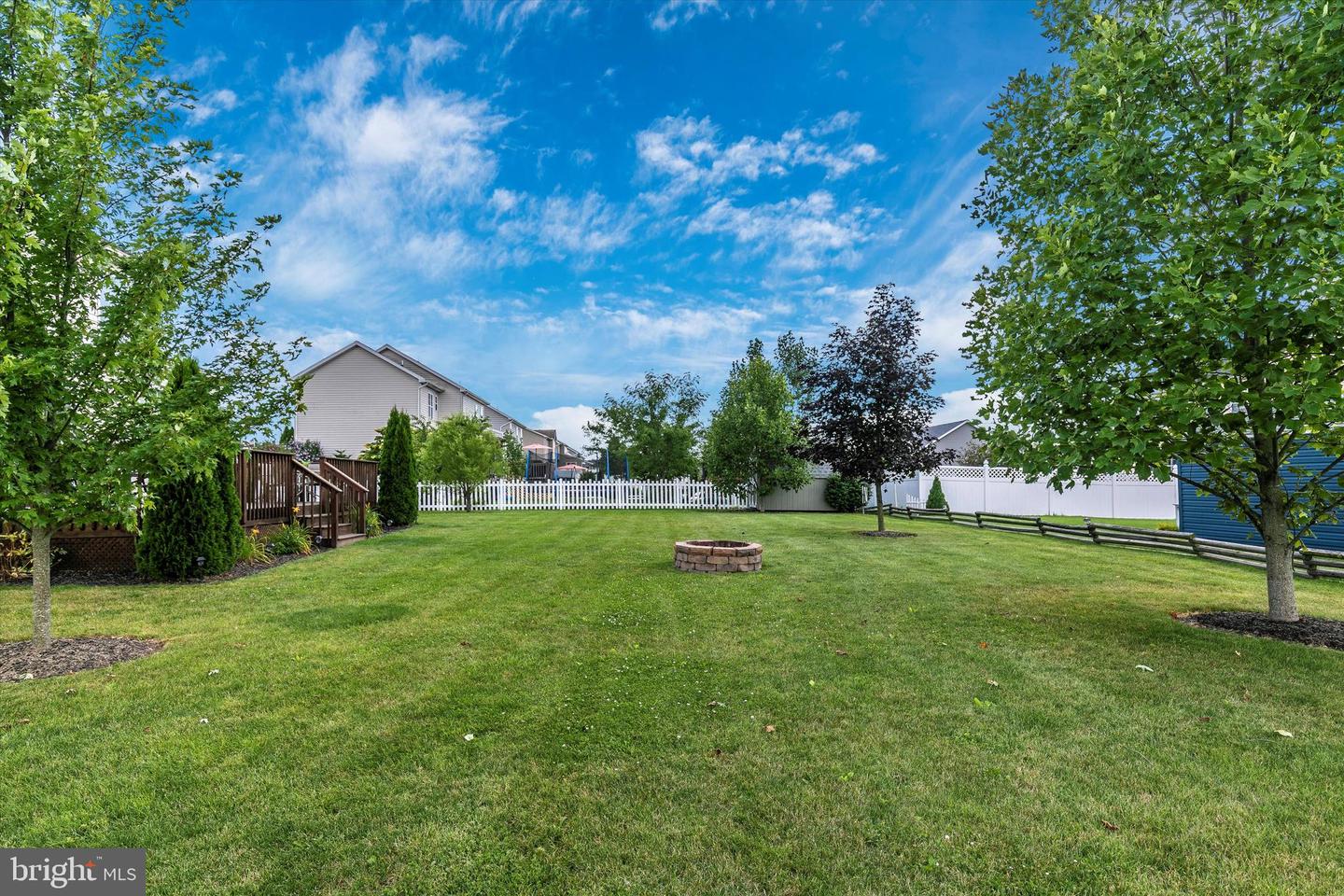 285 W Crest View LANE