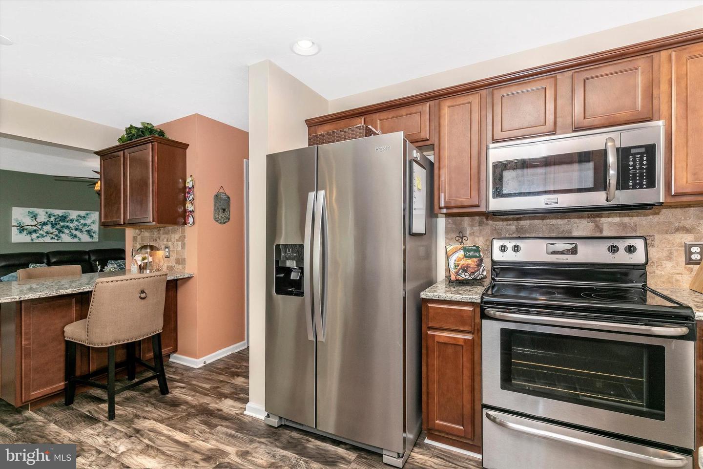 285 W Crest View LANE