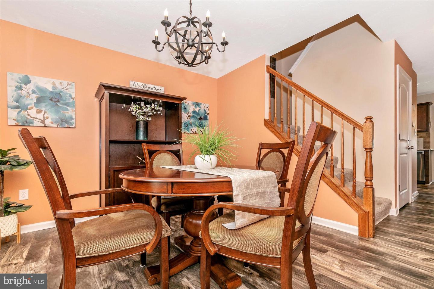 285 W Crest View LANE