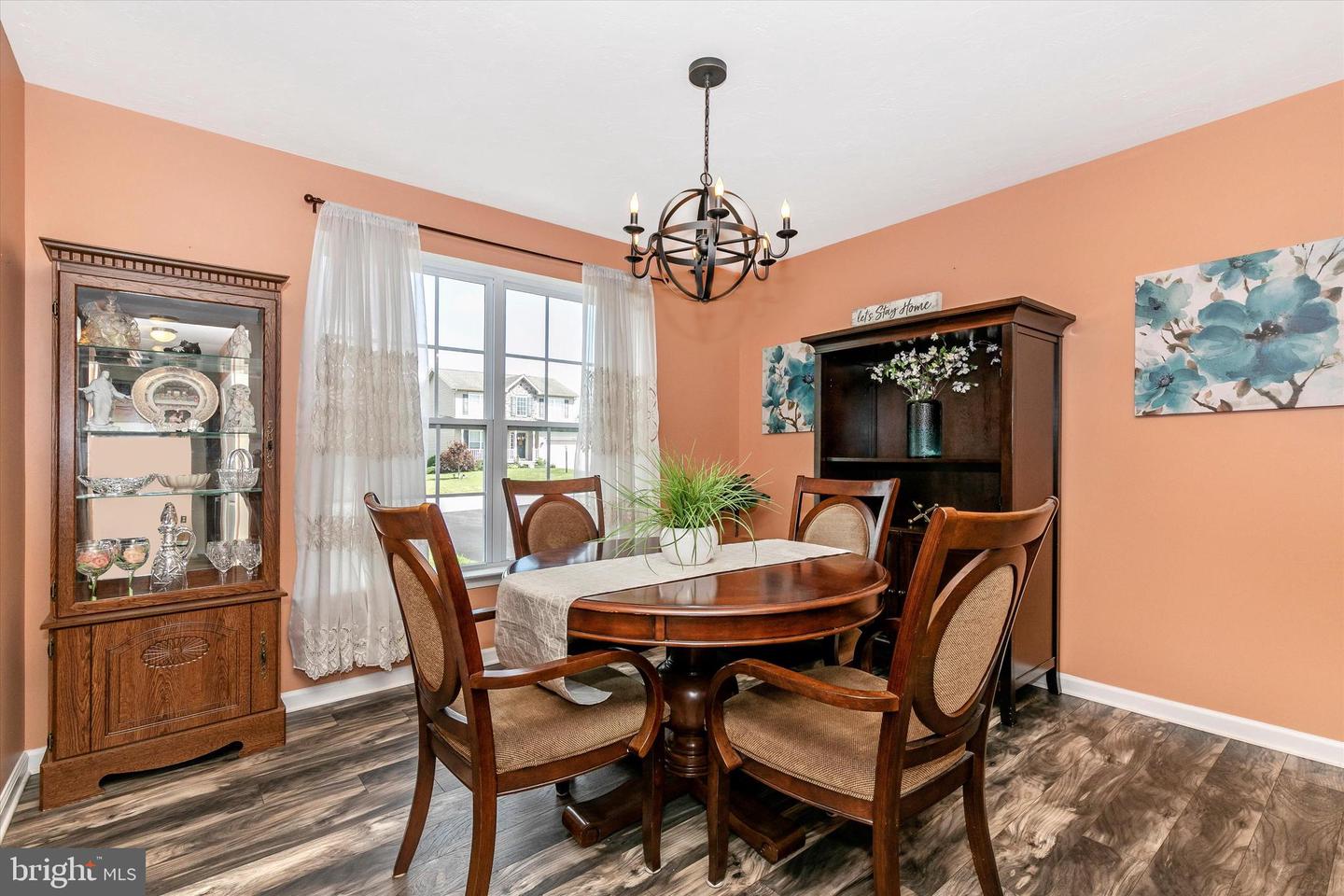 285 W Crest View LANE