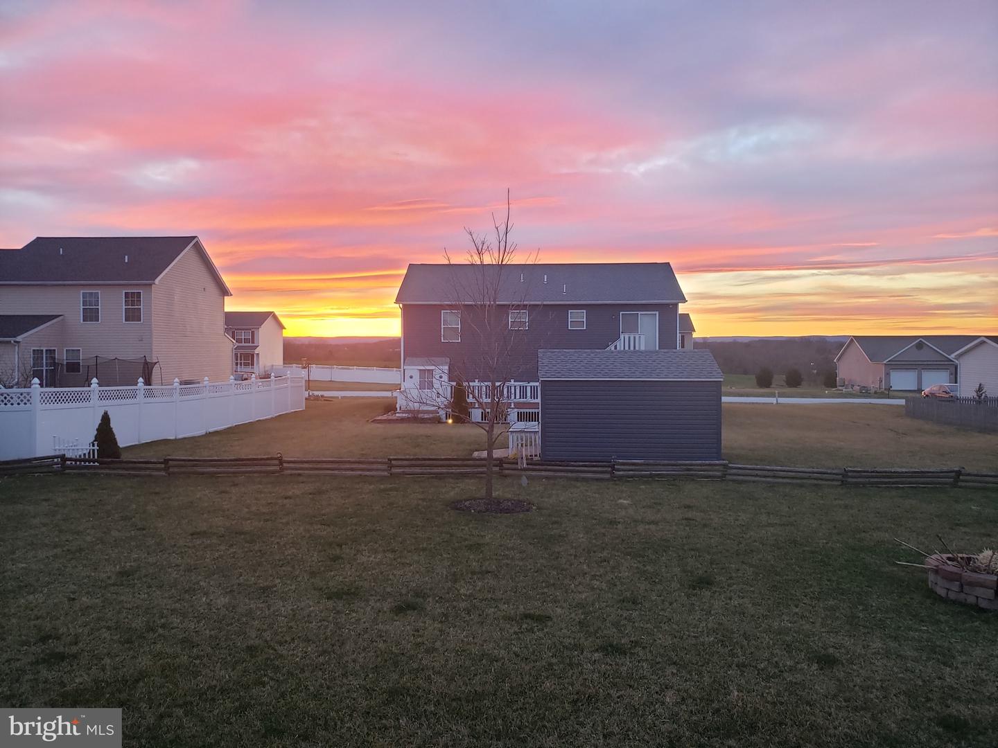 285 W Crest View LANE