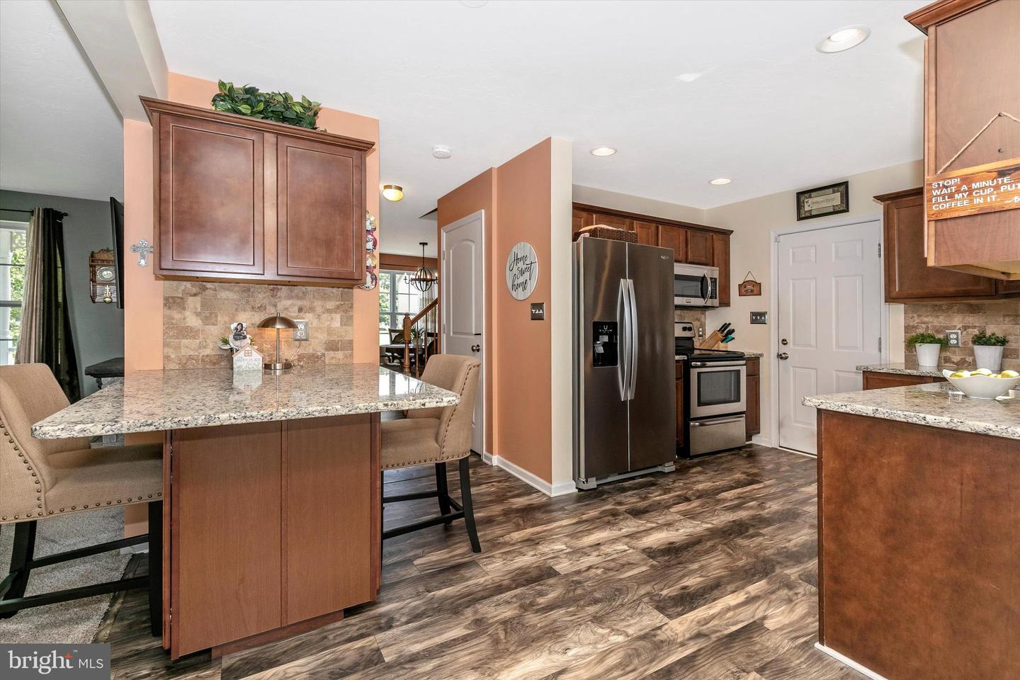 285 W Crest View LANE