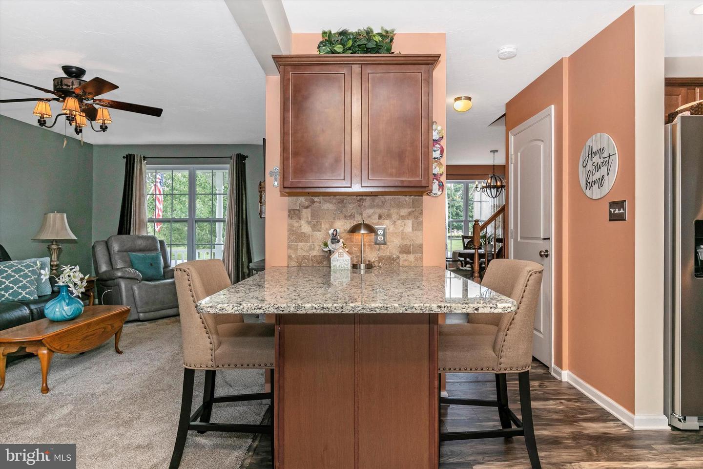 285 W Crest View LANE