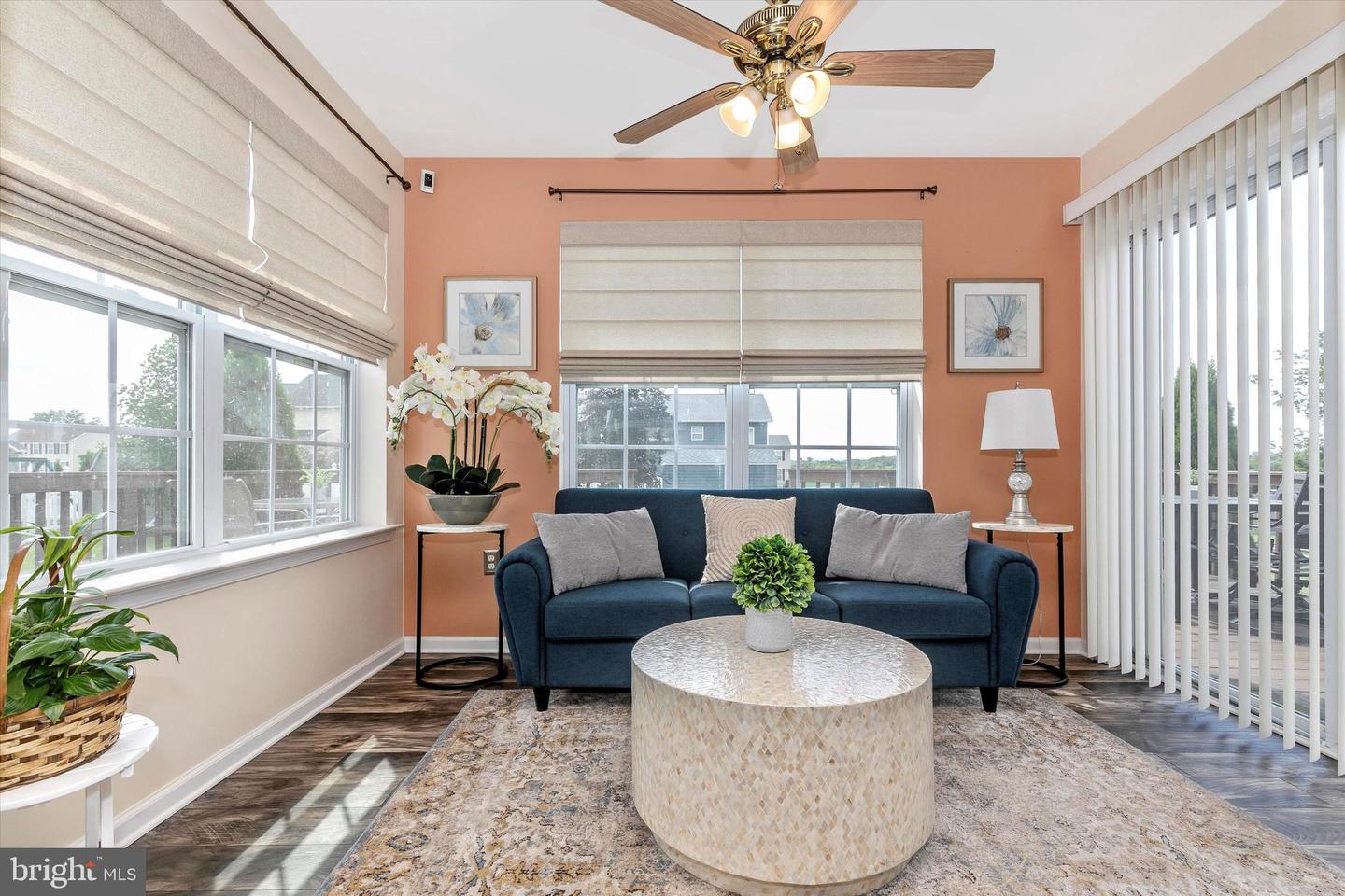 285 W Crest View LANE