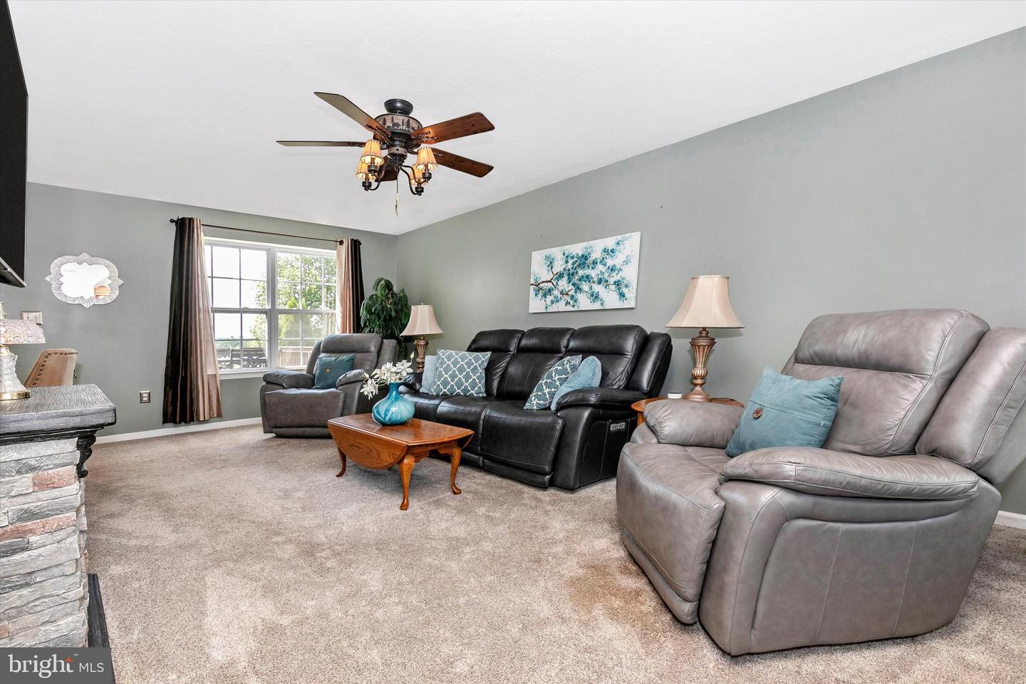 285 W Crest View LANE