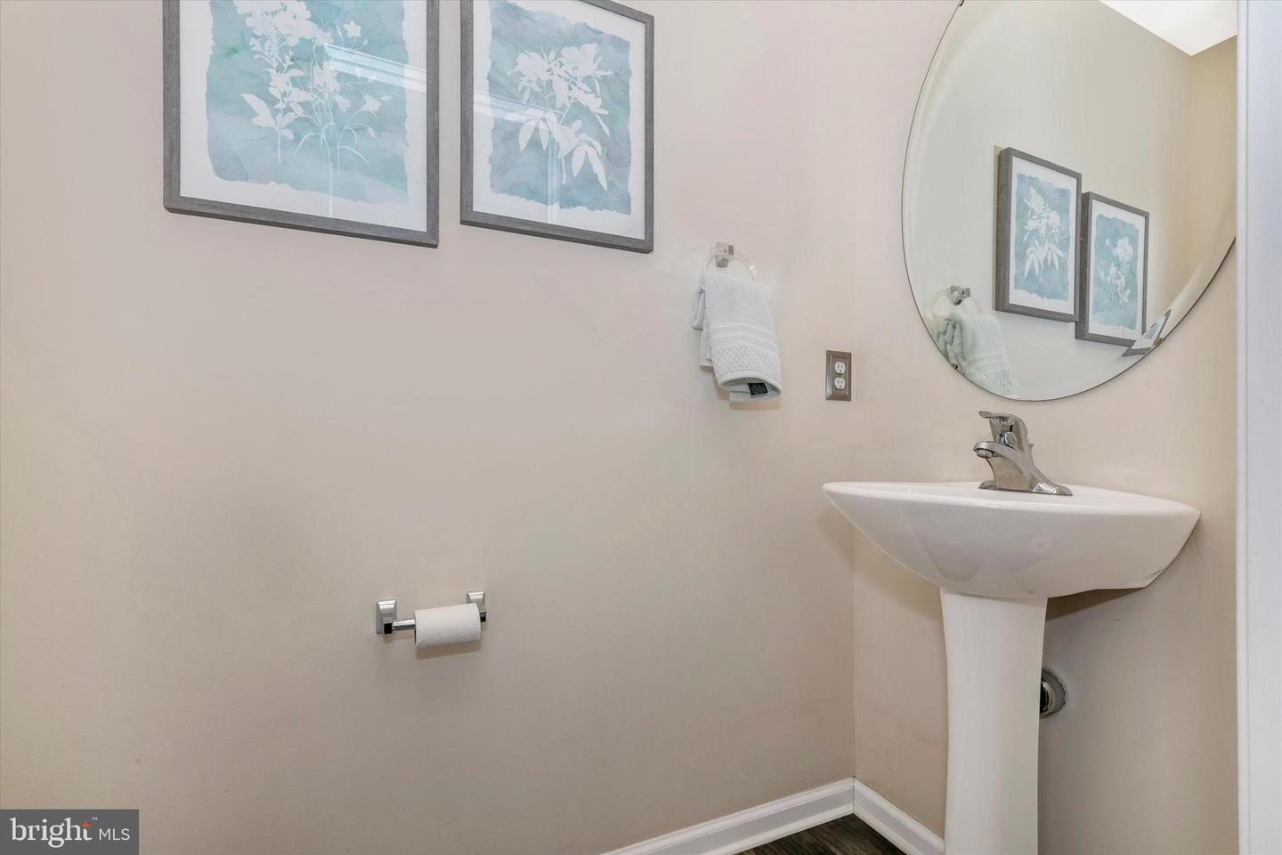 285 W Crest View LANE