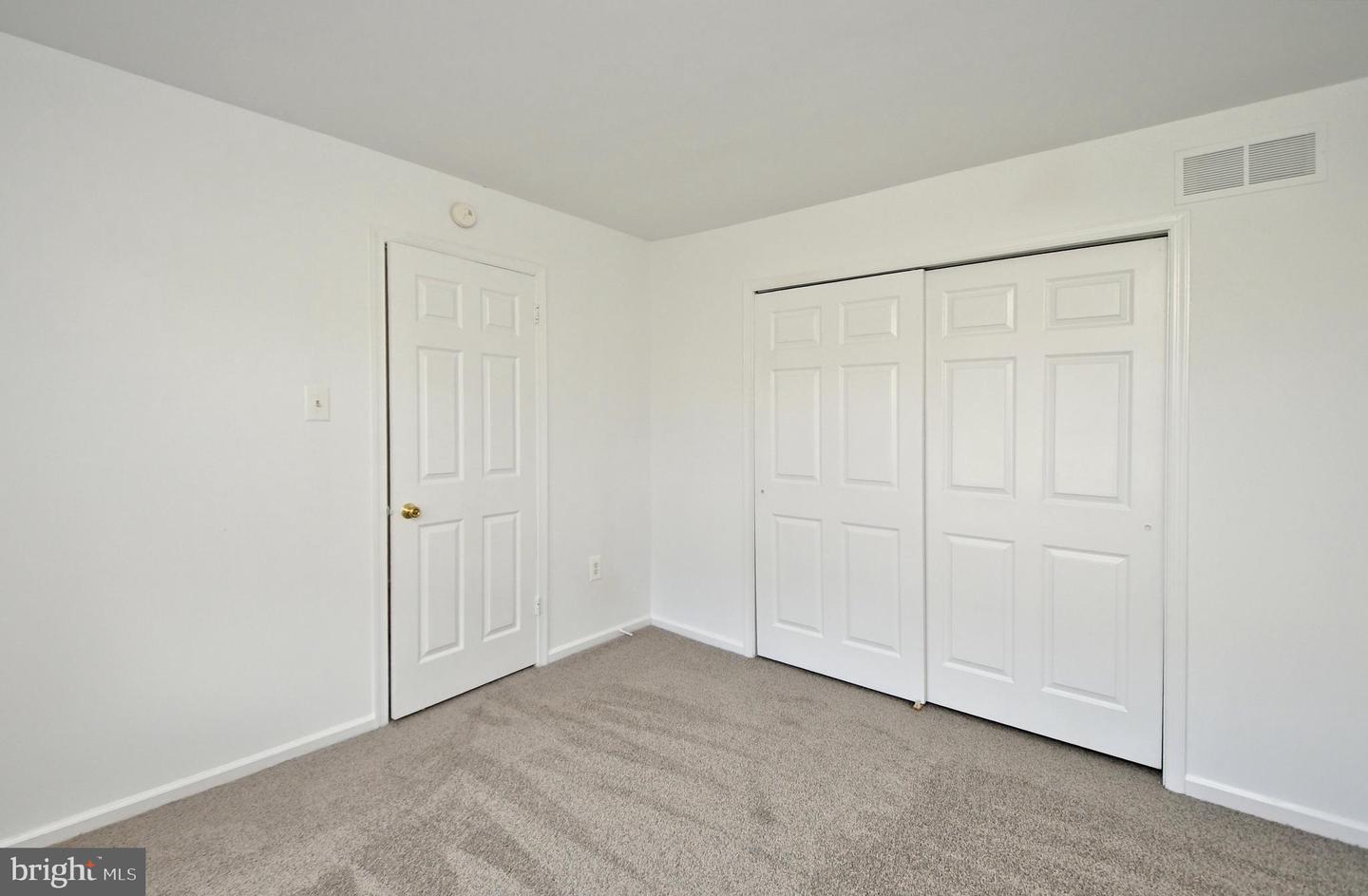 670 Gray CIRCLE