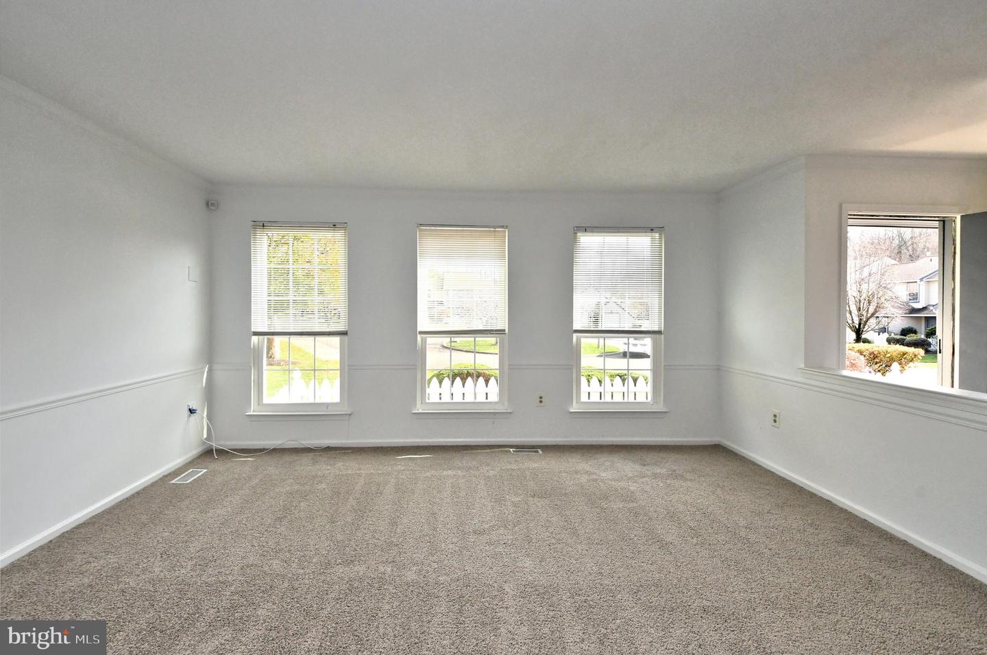 670 Gray CIRCLE