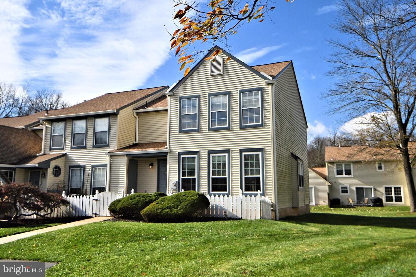 670 Gray CIRCLE