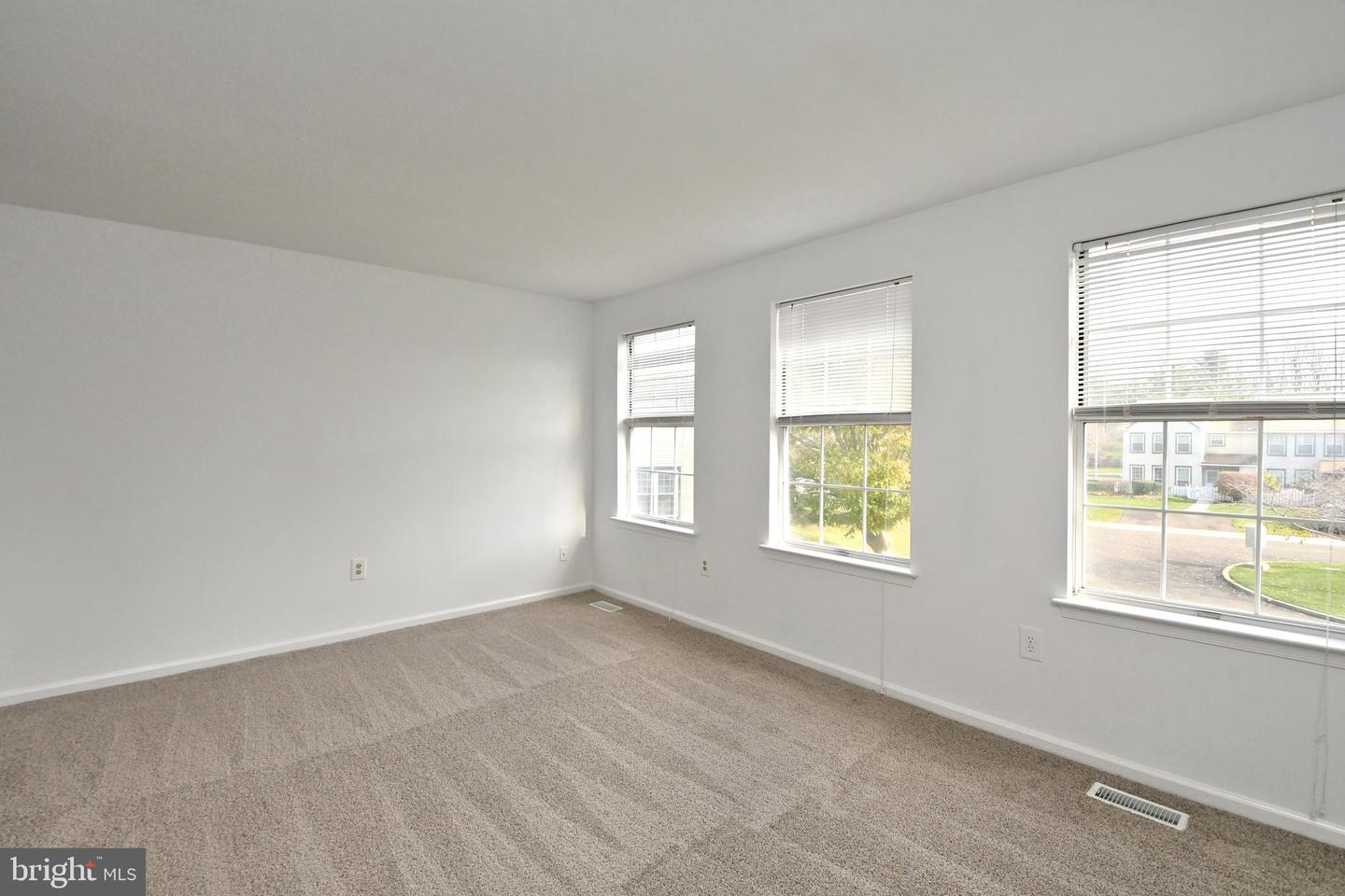 670 Gray CIRCLE
