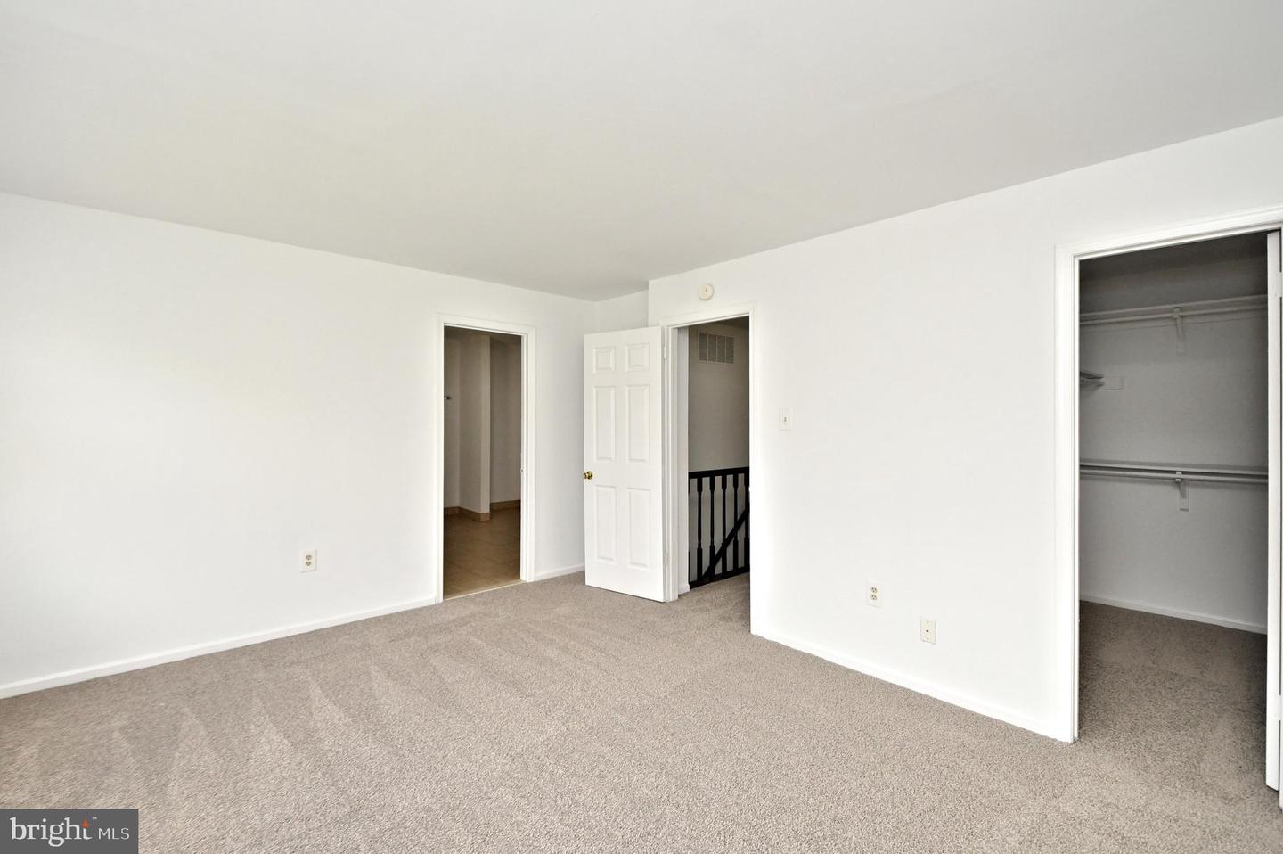 670 Gray CIRCLE
