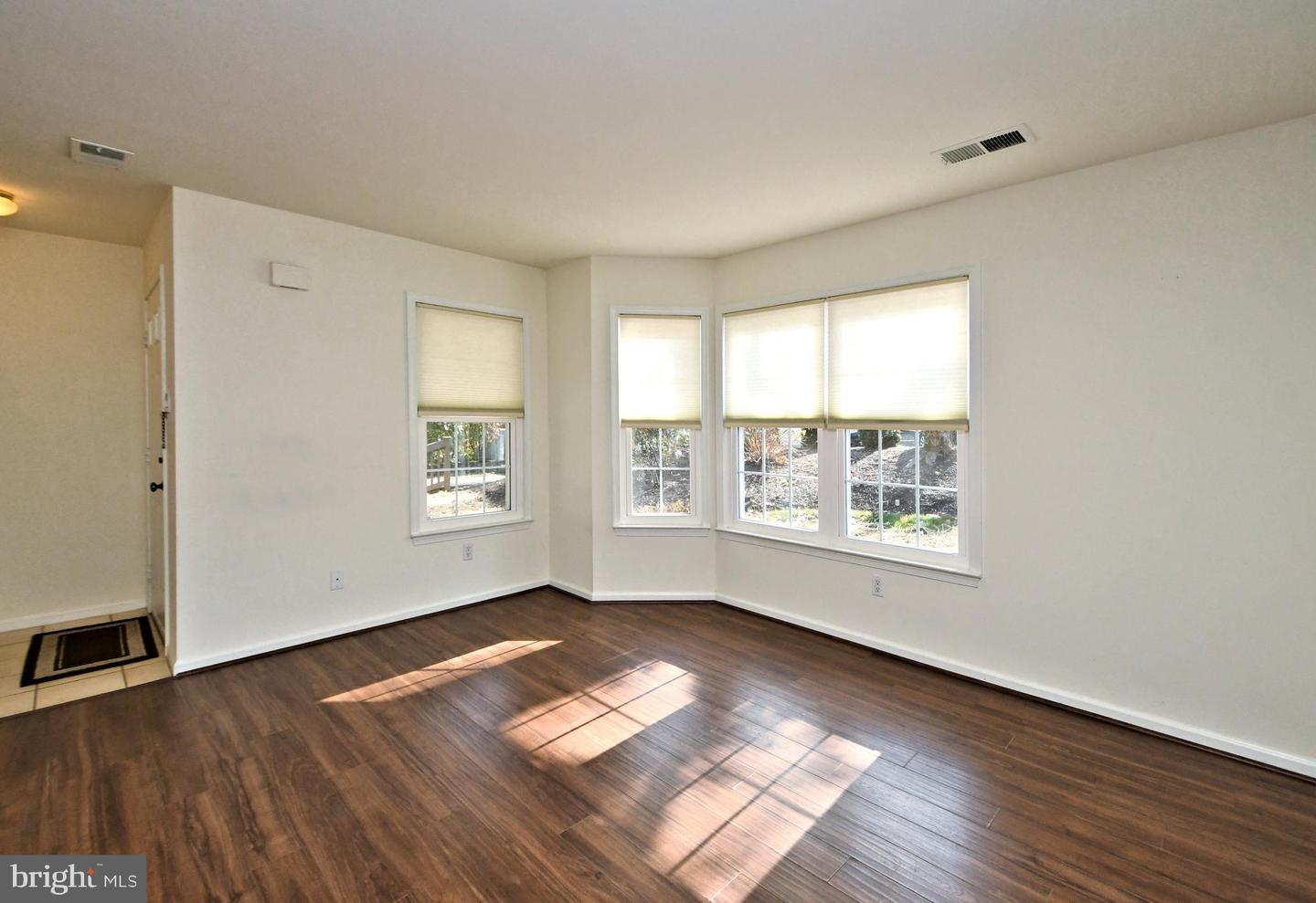 208 Wyncoop COURT