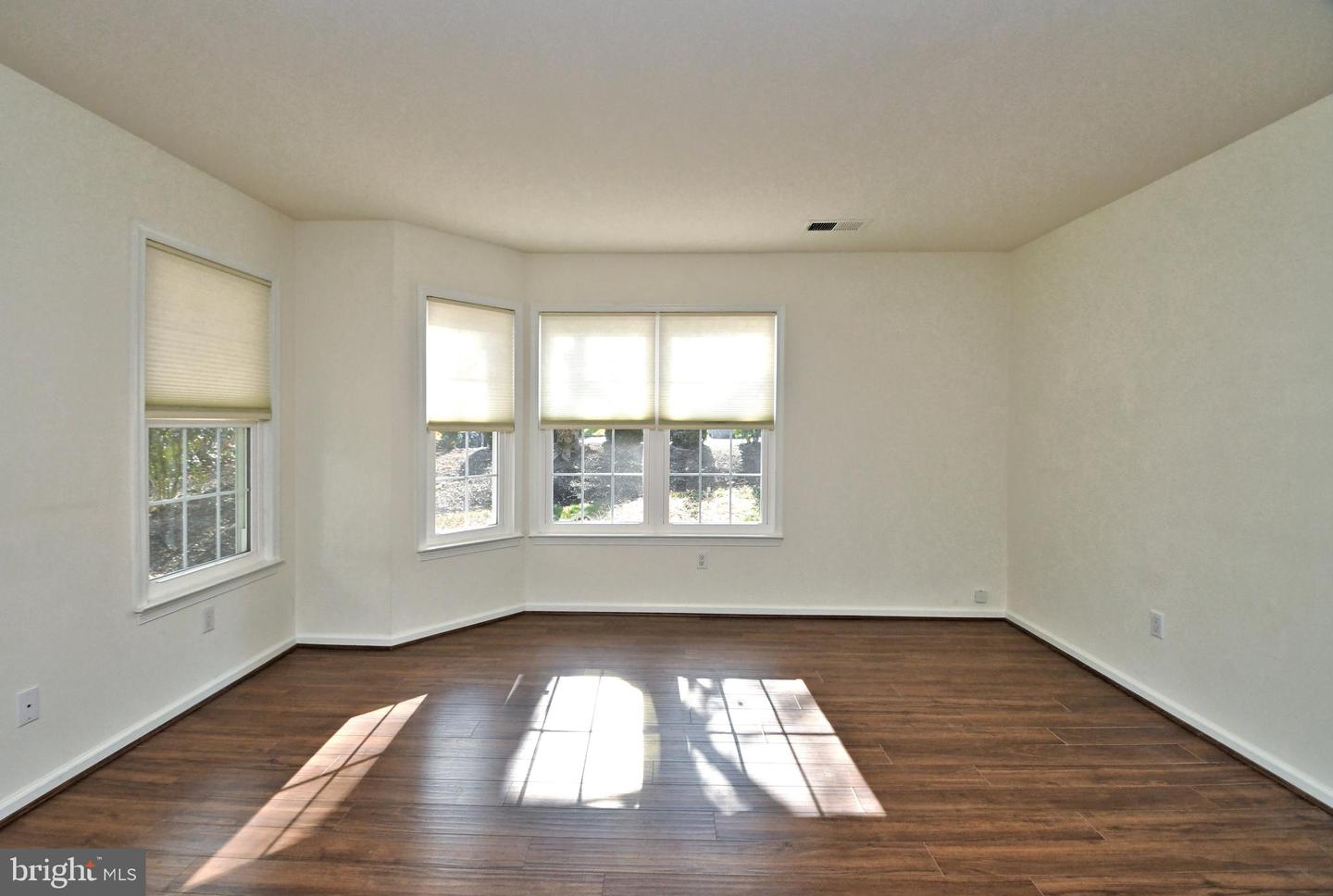 208 Wyncoop COURT