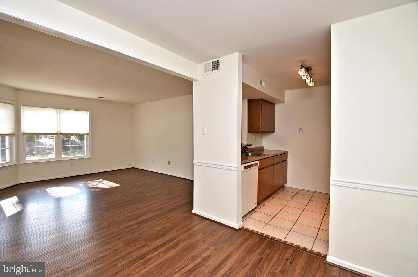 208 Wyncoop COURT