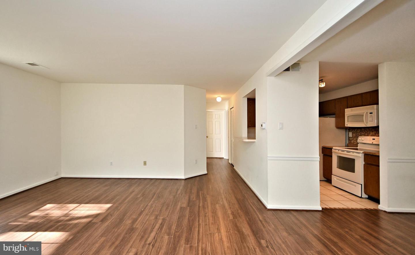 208 Wyncoop COURT