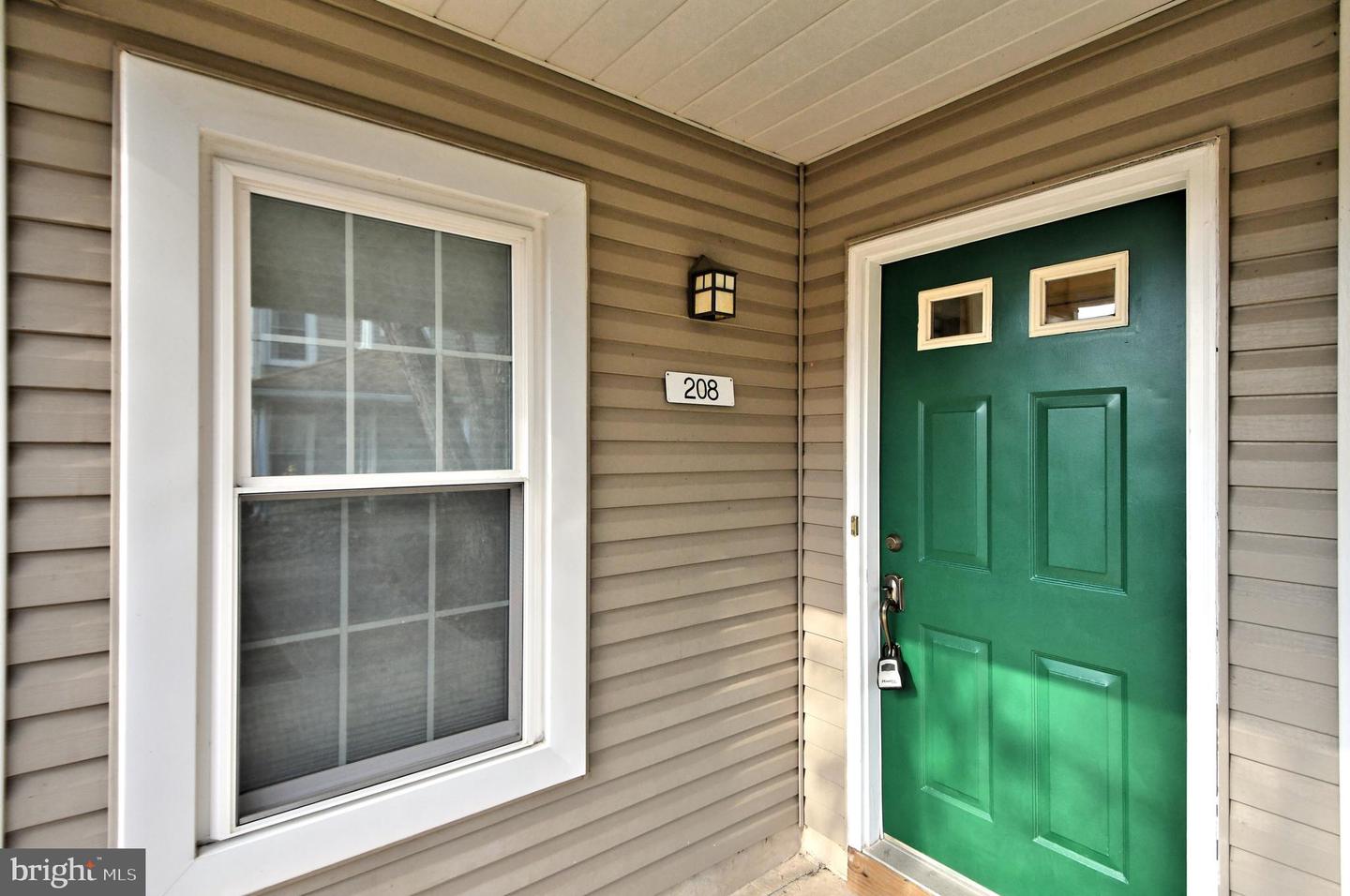 208 Wyncoop COURT