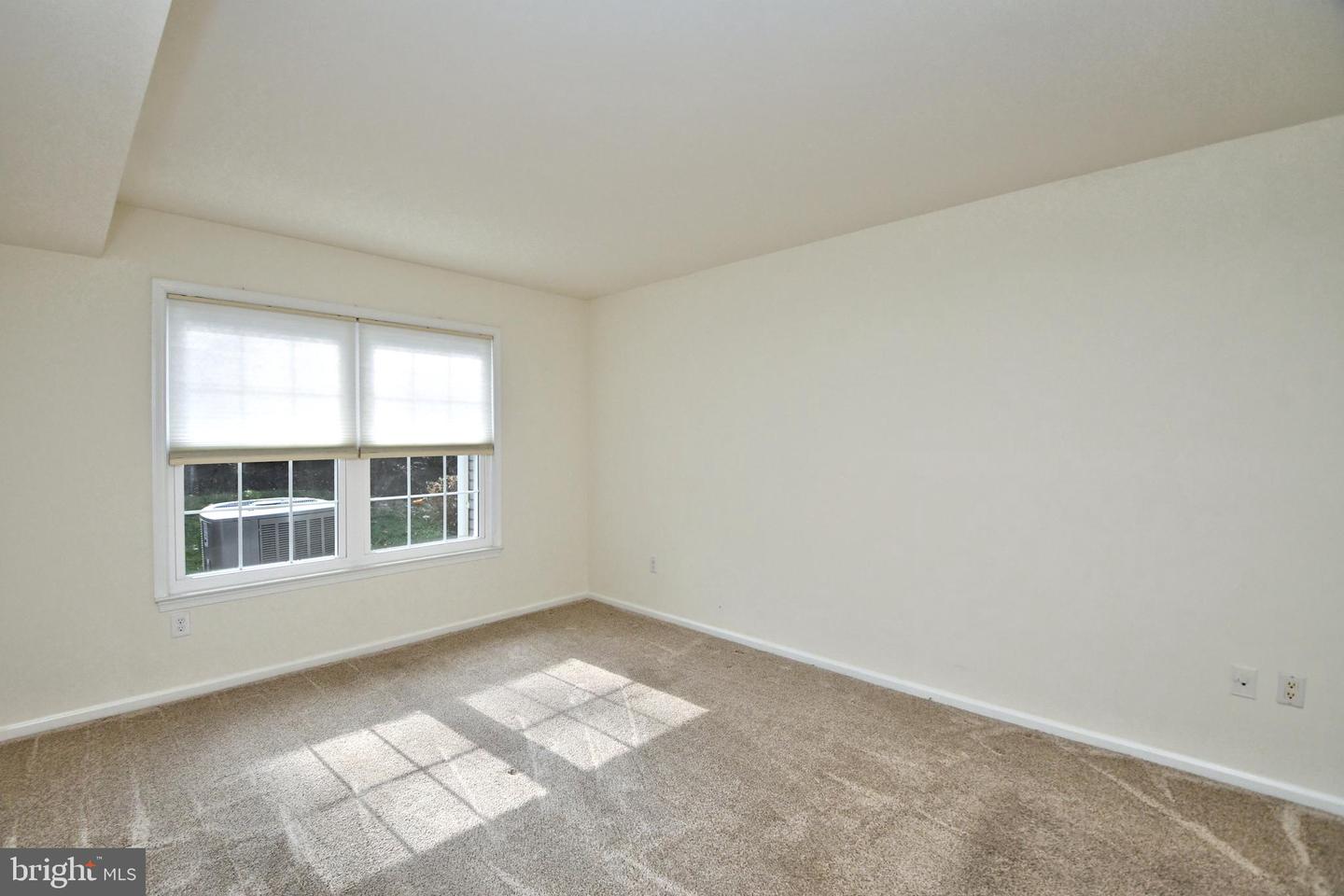 208 Wyncoop COURT
